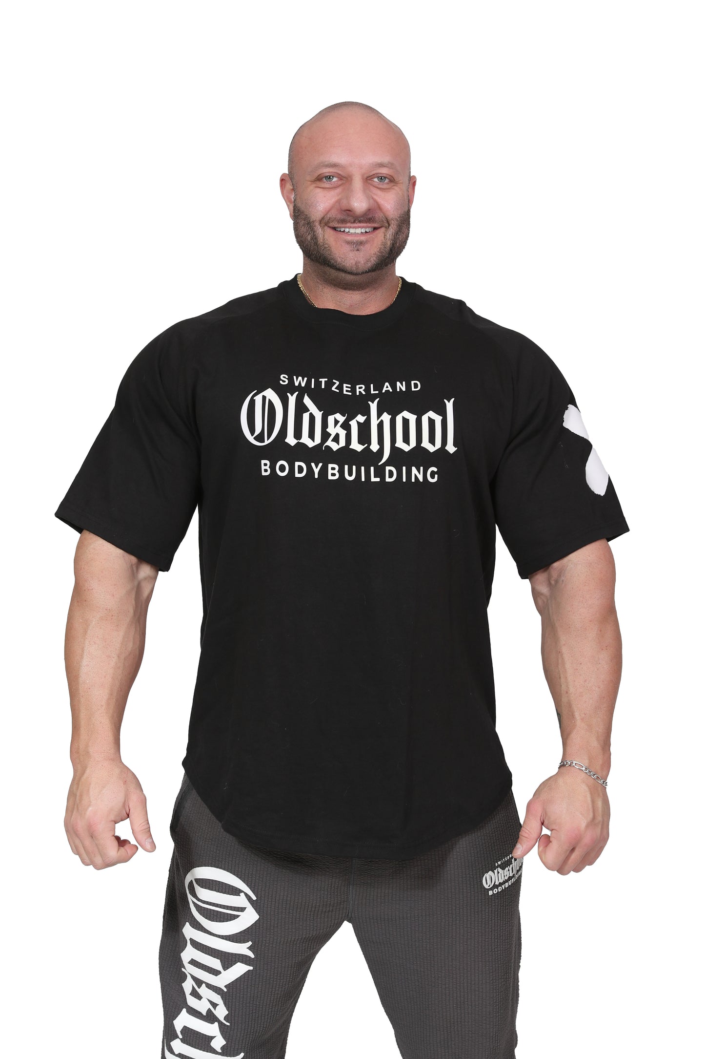 MR UNIVERSE OVERSIZED TEE  SCHWARZ