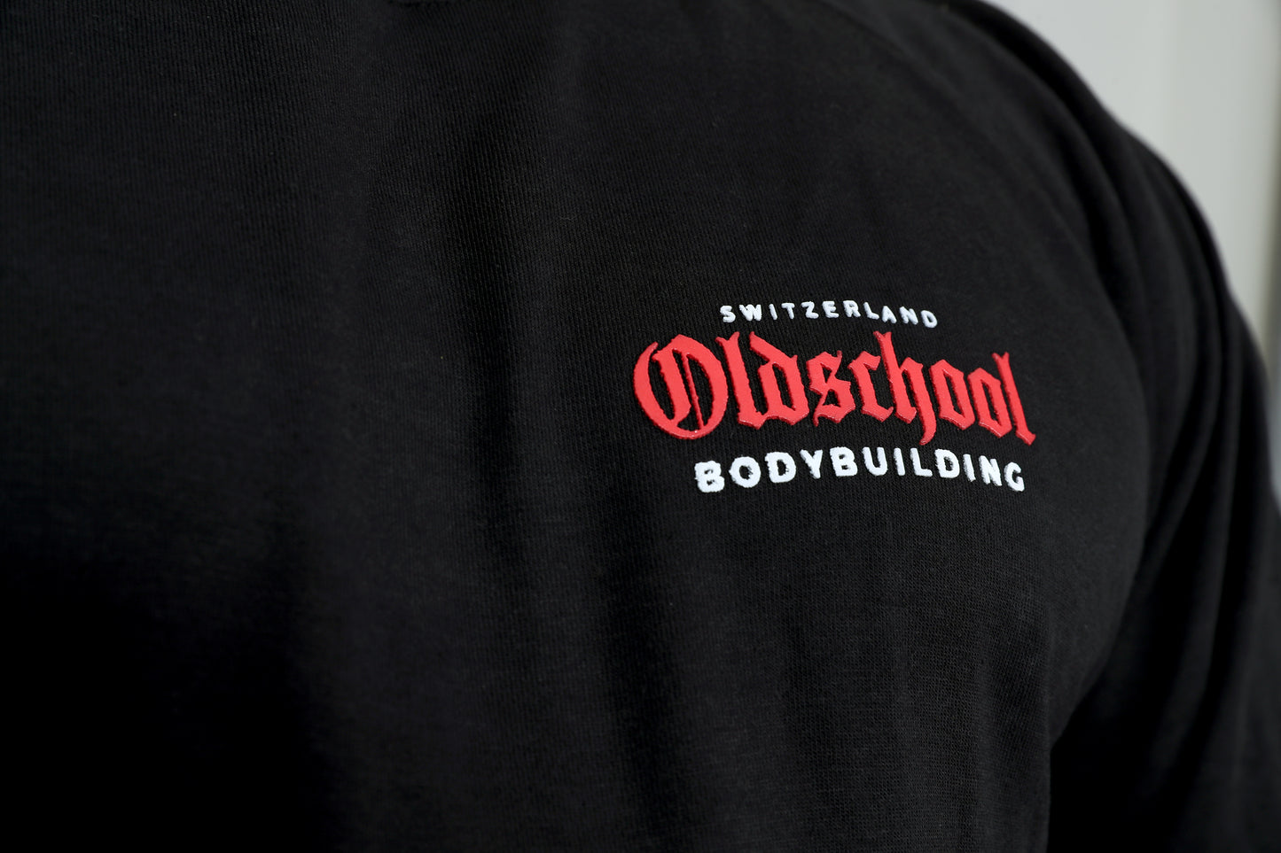 CLASSIC OVERSIZED TEE SCHWARZ/ROT/WEISS